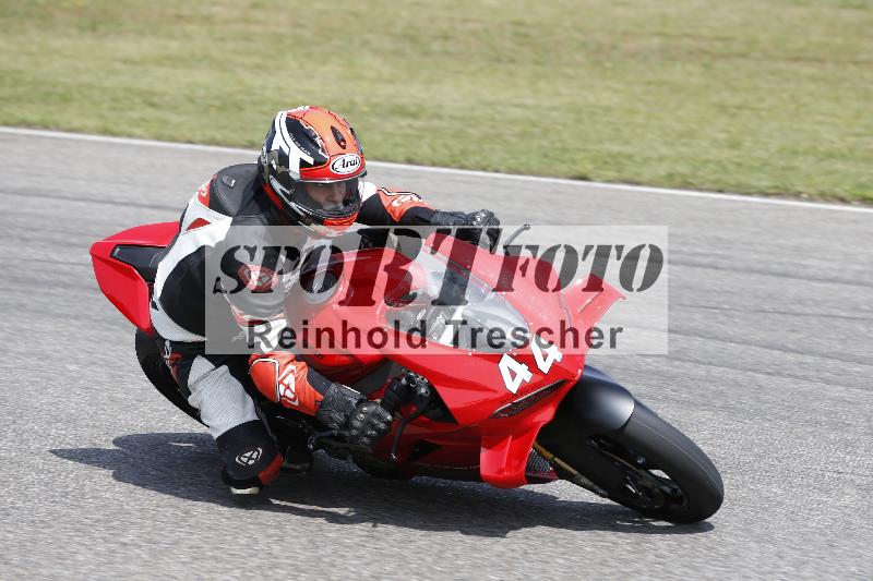 /27 12.06.2025 Ducati Schweiz Trackday Warmup  ADR/gelb-jeaune/44